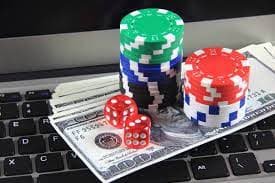 Tampilan antarmuka poker online melatipoker di perangkat mobile layar sentuh